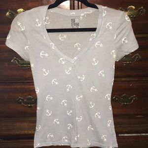 Nollie Size XS V Neck Tee with Anchor Pattern